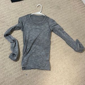 Size 2 grey long sleeve lulu tank